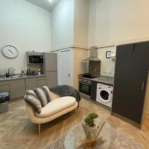 With Parking Available Leeds (West Yorkshire)
